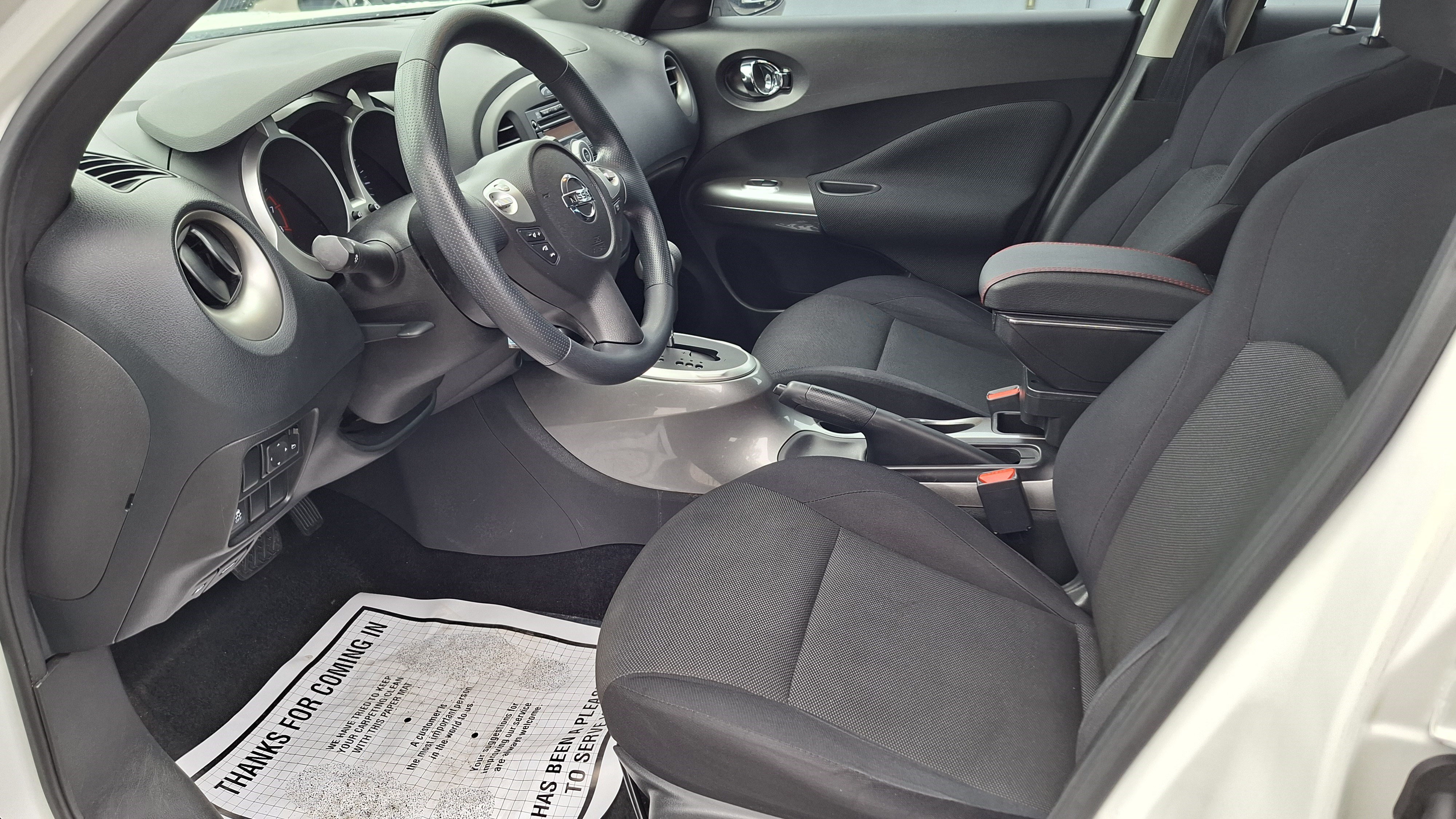 Used 2013 Nissan Juke S FWD image 9