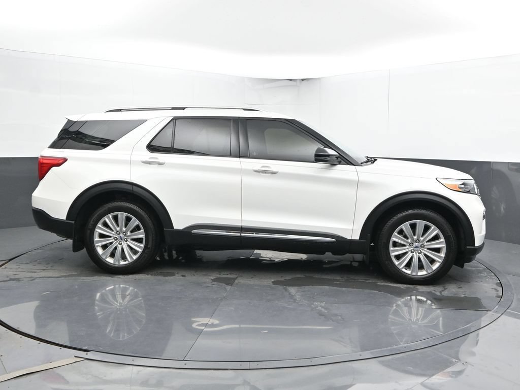 Used 2024 Ford Explorer Limited w/ Limited Technology Package AWD/4WD image 4