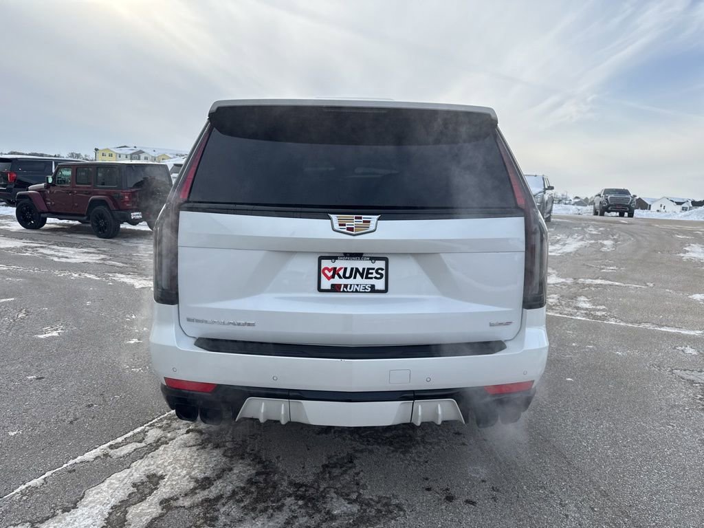 Used 2023 Cadillac Escalade V AWD/4WD image 7
