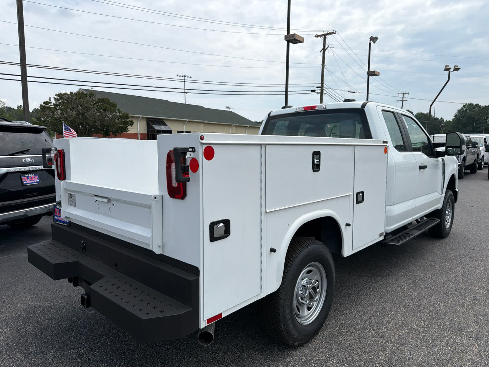 New 2025 Ford F250 XL w/ FX4 Off-Road Package AWD/4WD image 3