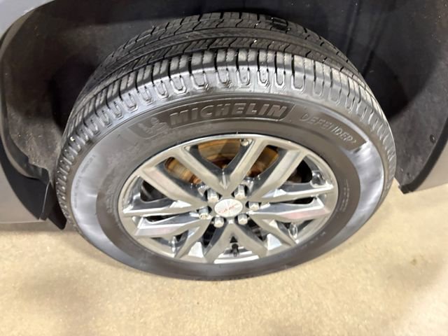 Used 2019 GMC Acadia SLT image 17