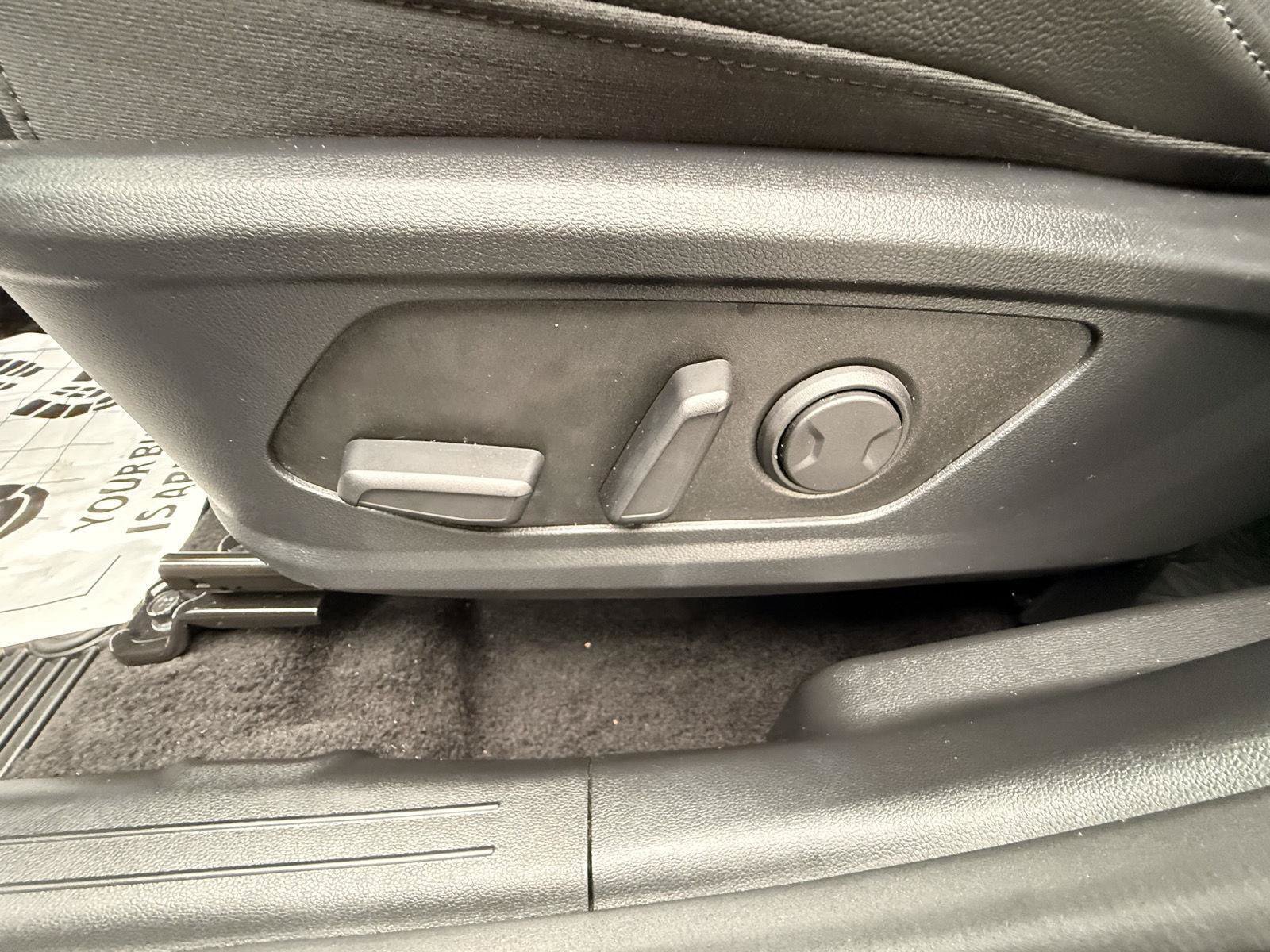 Certified 2025 Hyundai Santa Cruz SEL FWD image 15