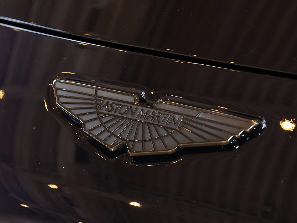 Used 2023 Aston Martin V12 Vantage RWD image 18