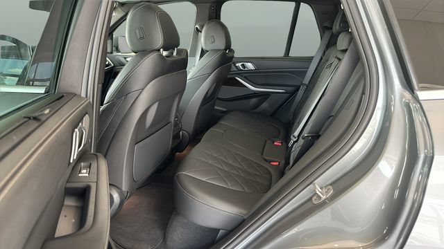 Used 2025 BMW X5 xDrive40i AWD/4WD image 18