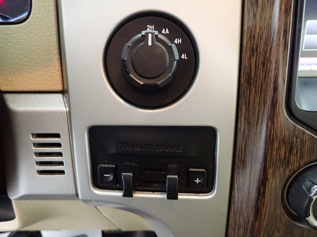 Used 2013 Ford F150 Lariat w/ Mid Equipment Group image 4