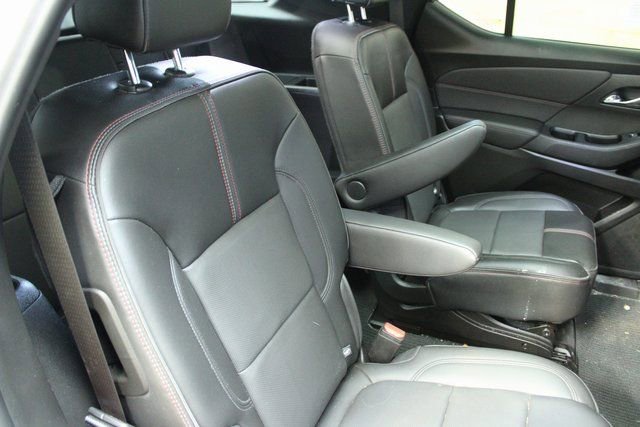 Used 2022 Chevrolet Traverse RS image 9