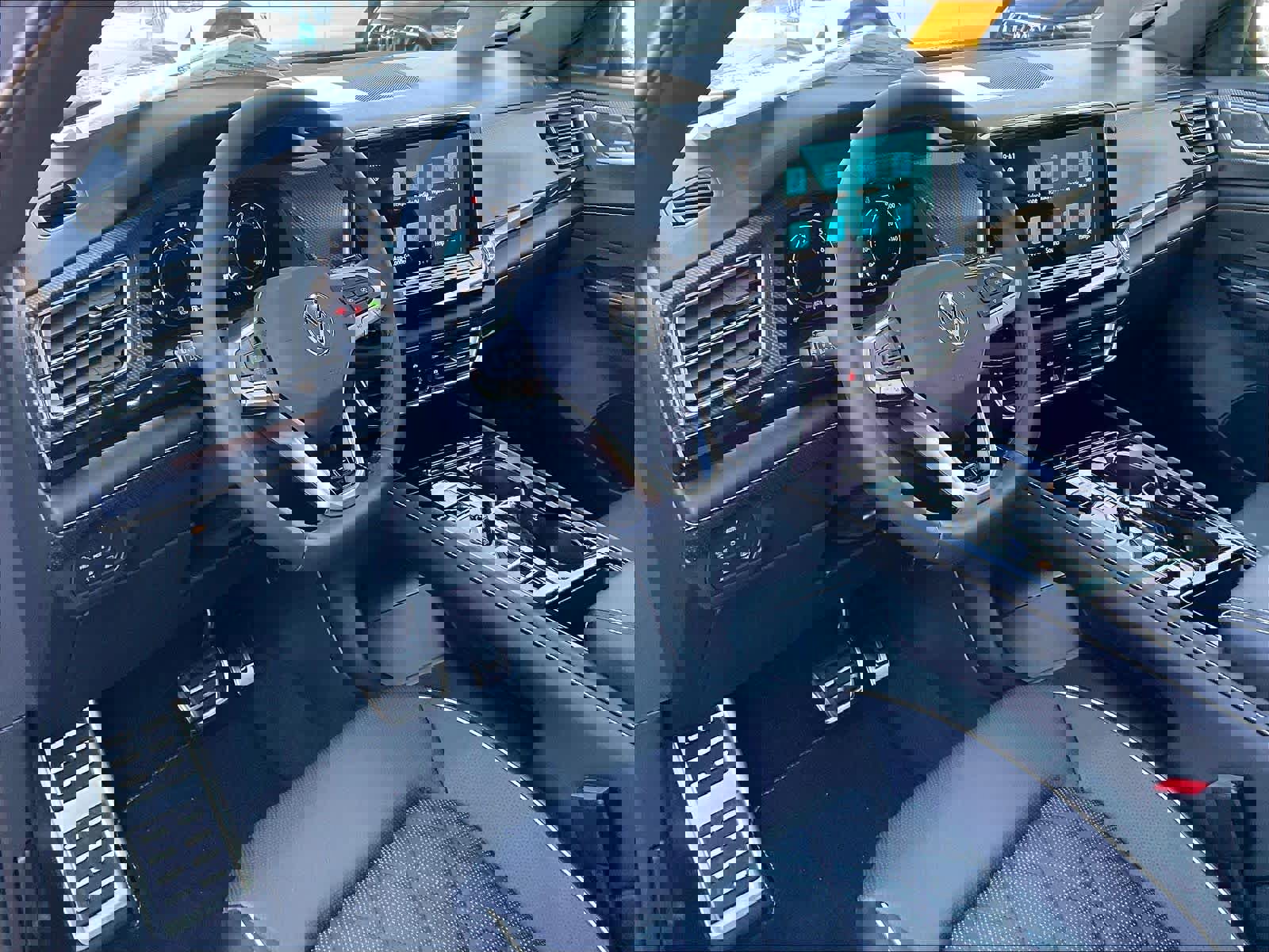 New 2026 Volkswagen Atlas Cross Sport SEL Premium R-Line image 9