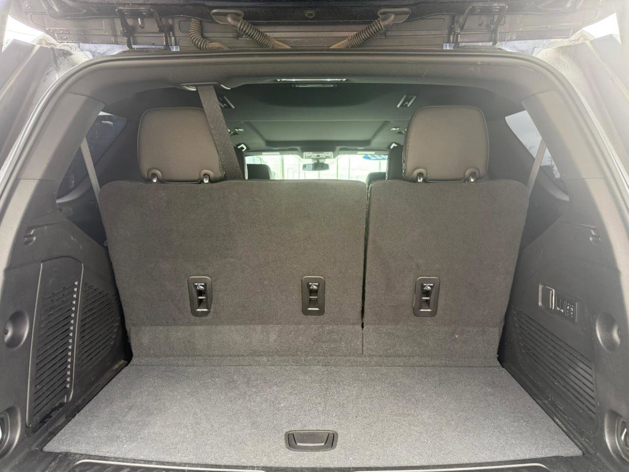 Used 2022 Chevrolet Tahoe LT w/ Luxury Package AWD/4WD image 28