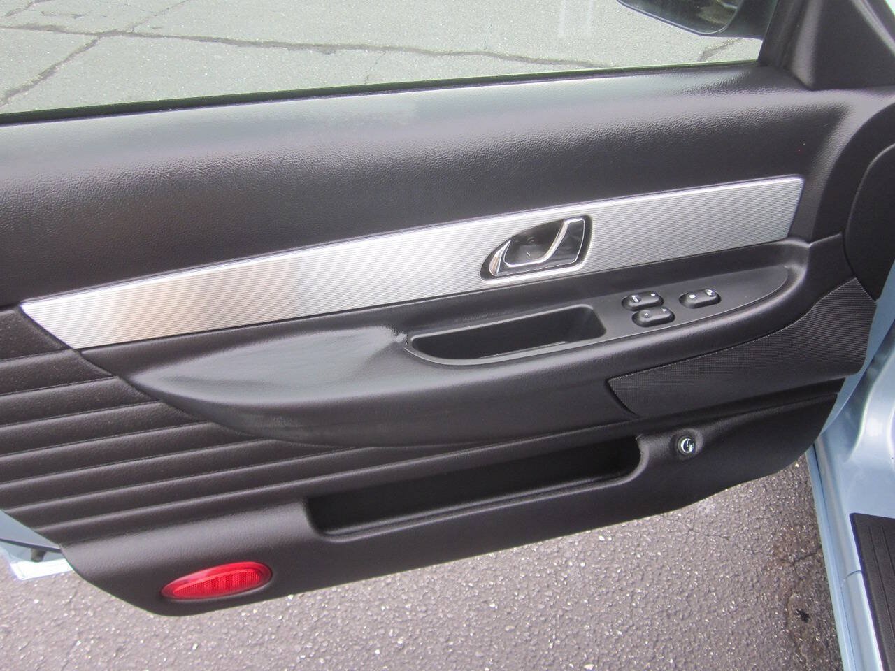 Used 2004 Ford Thunderbird RWD image 11