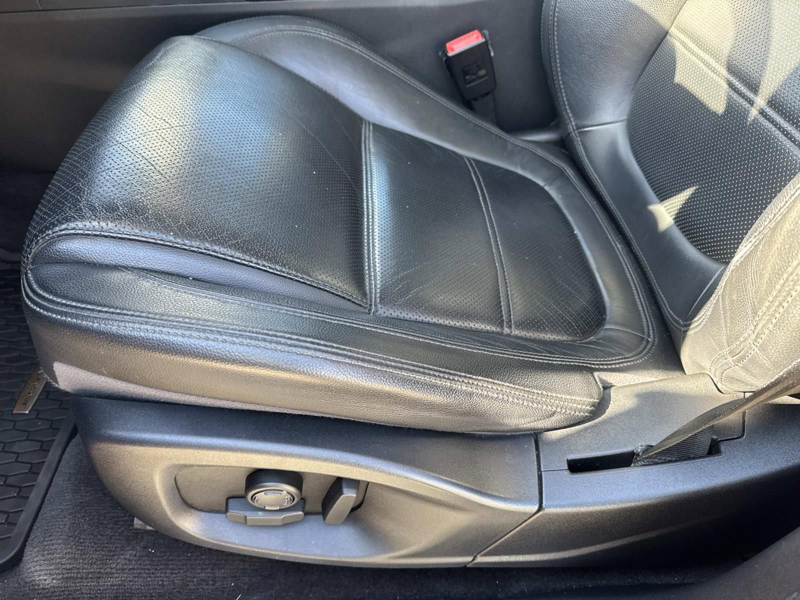 Used 2019 Jaguar E-PACE S image 17