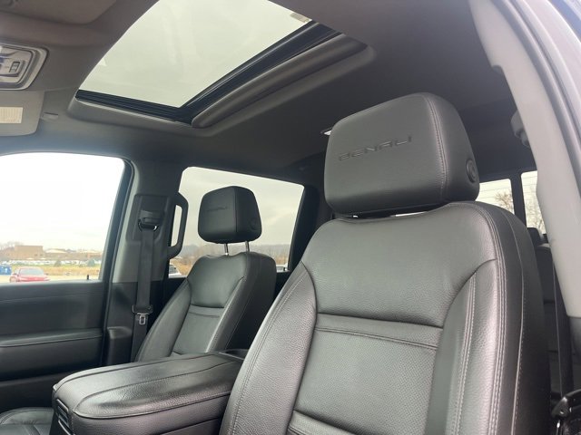 Used 2023 GMC Sierra 3500 Denali w/ Denali Black Diamond Edition image 21