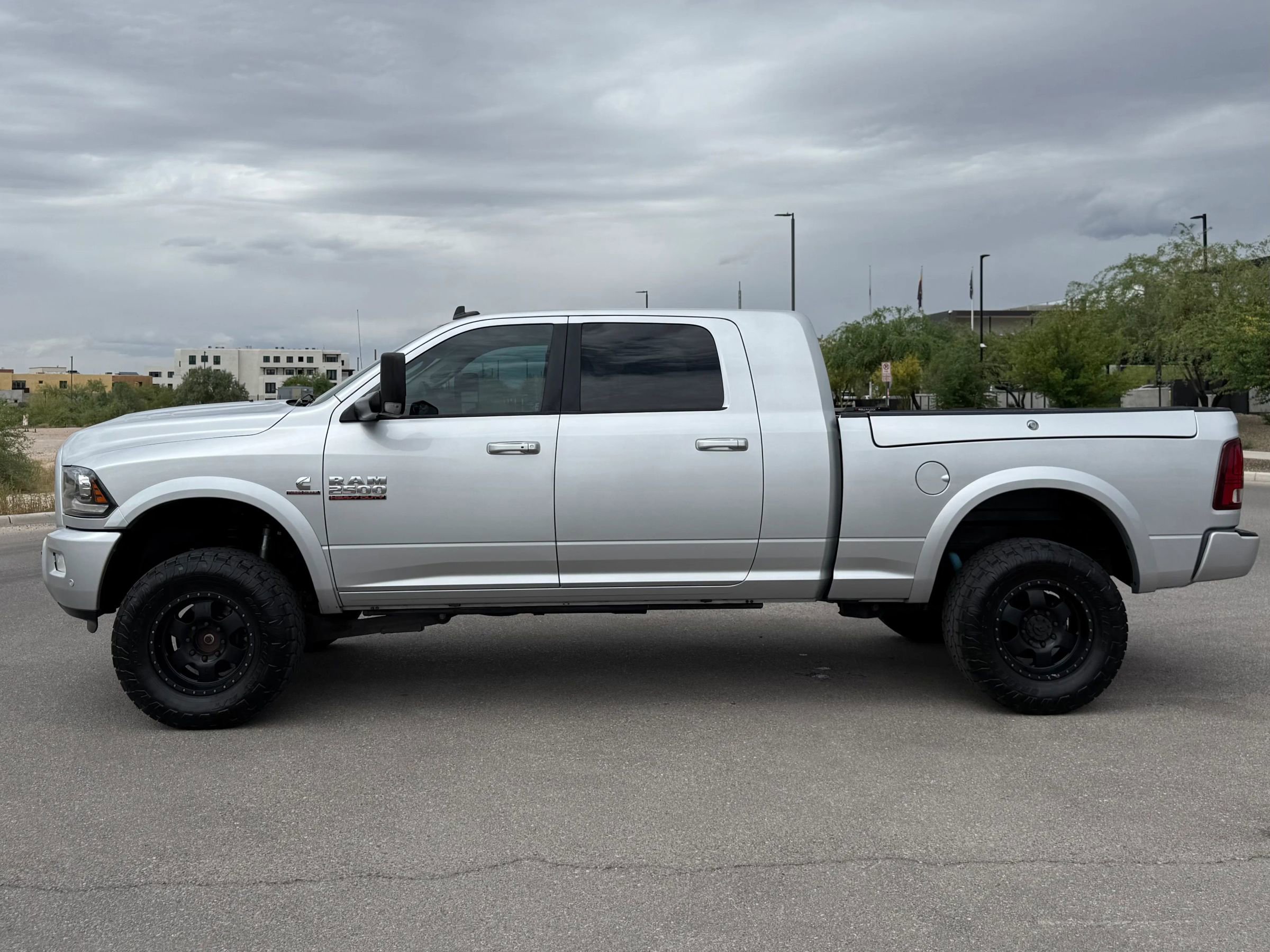 Used 2018 RAM 2500 Laramie w/ Sport Appearance Group AWD/4WD image 5