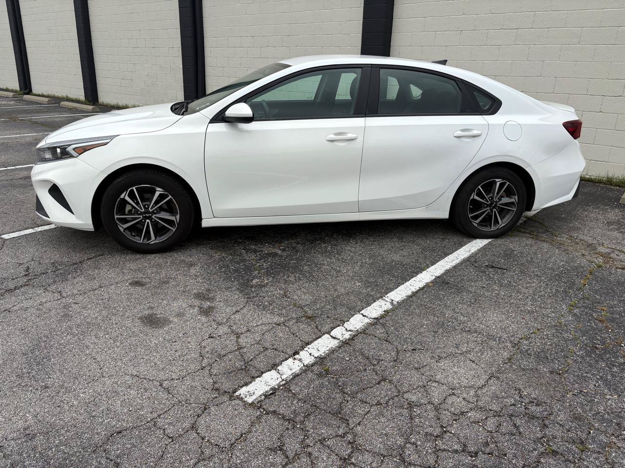Used 2023 Kia Forte LXS FWD image 2