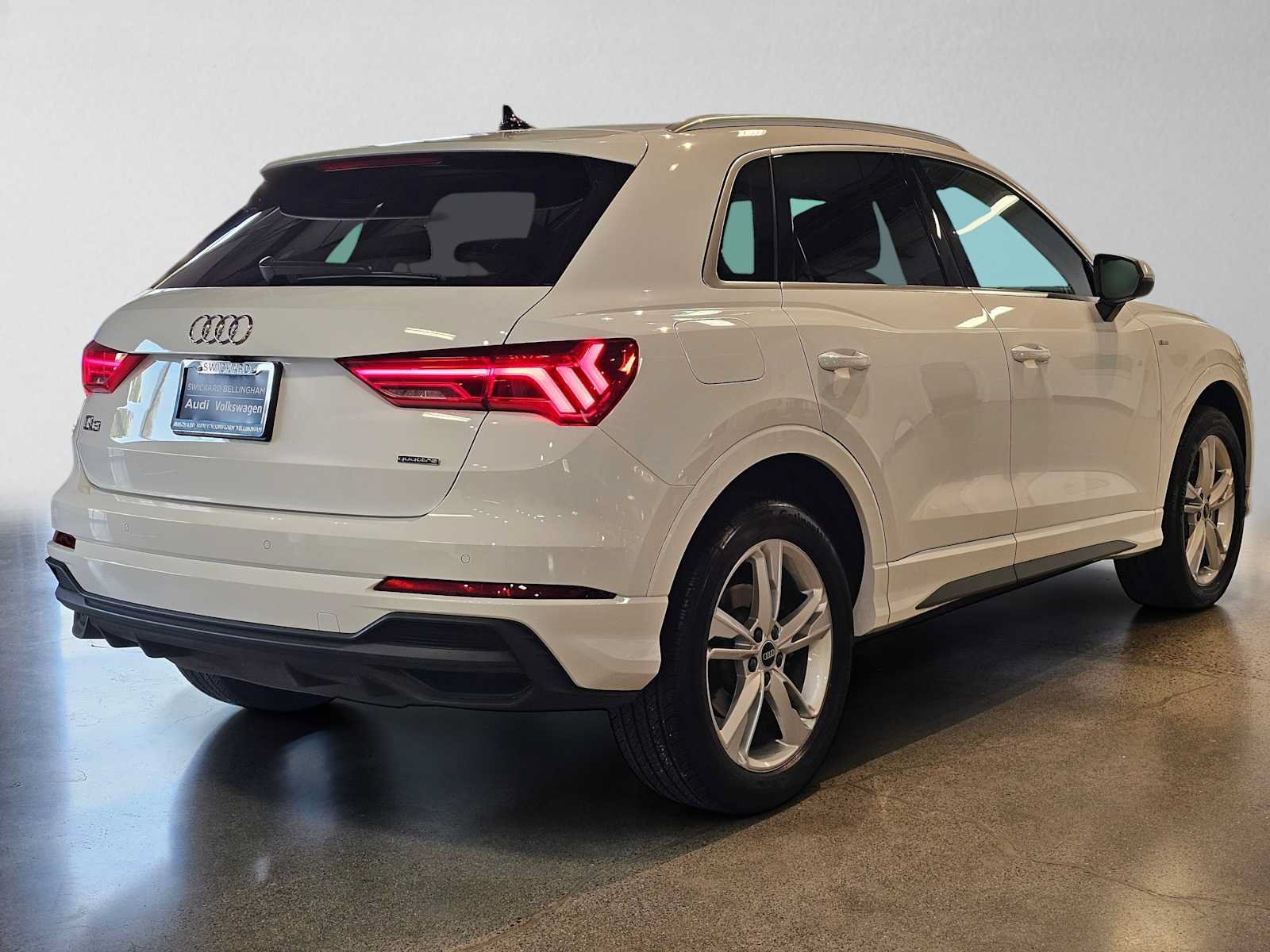 Used 2023 Audi Q3 2.0T Premium Plus w/ Premium Plus Package AWD/4WD image 3