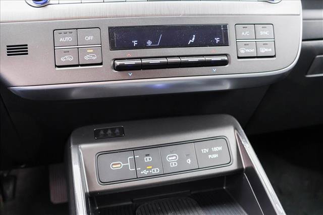 Used 2025 Hyundai Kona SEL image 20