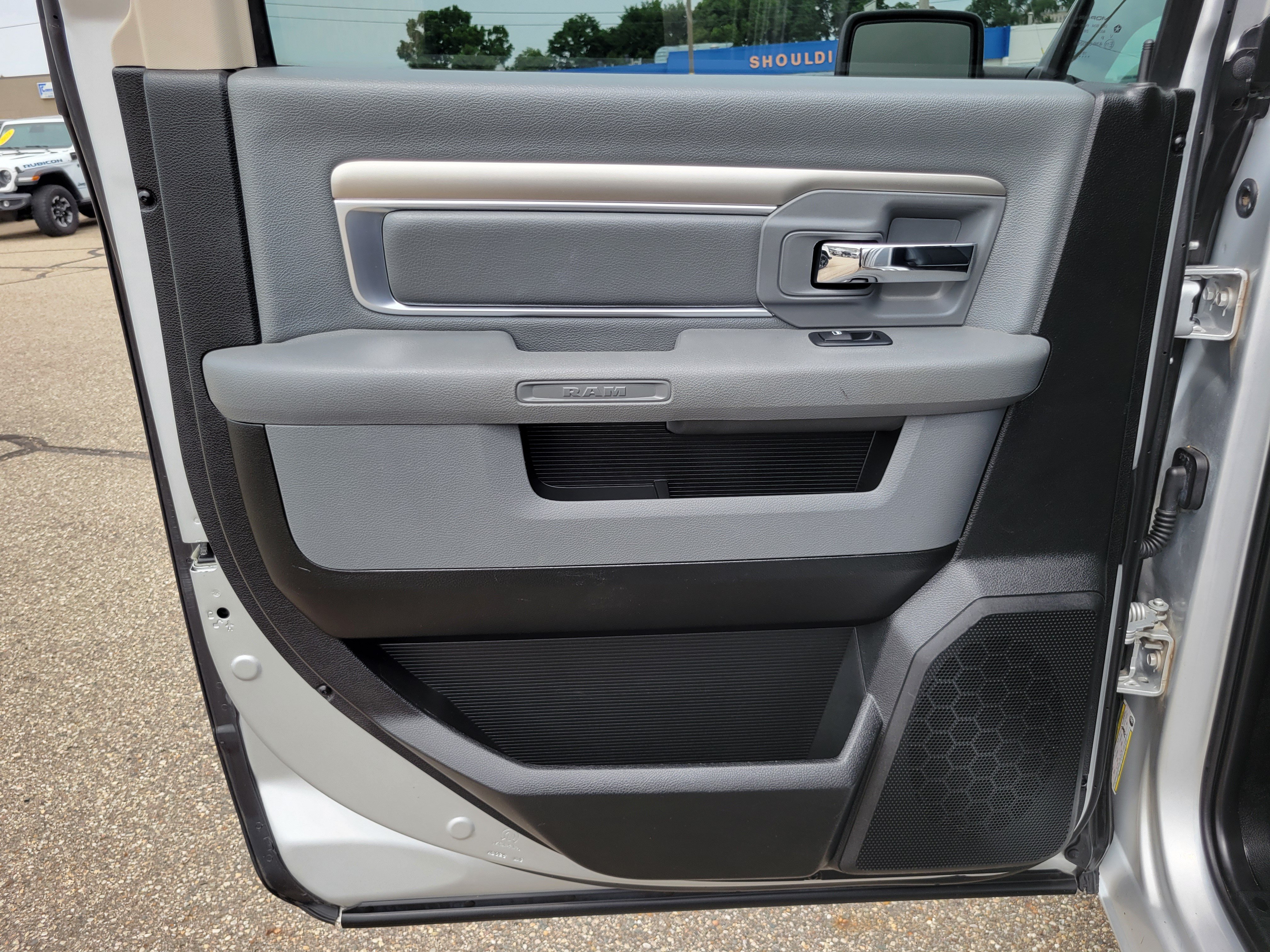Used 2019 RAM 1500 Classic SLT w/ Luxury Group AWD/4WD image 20