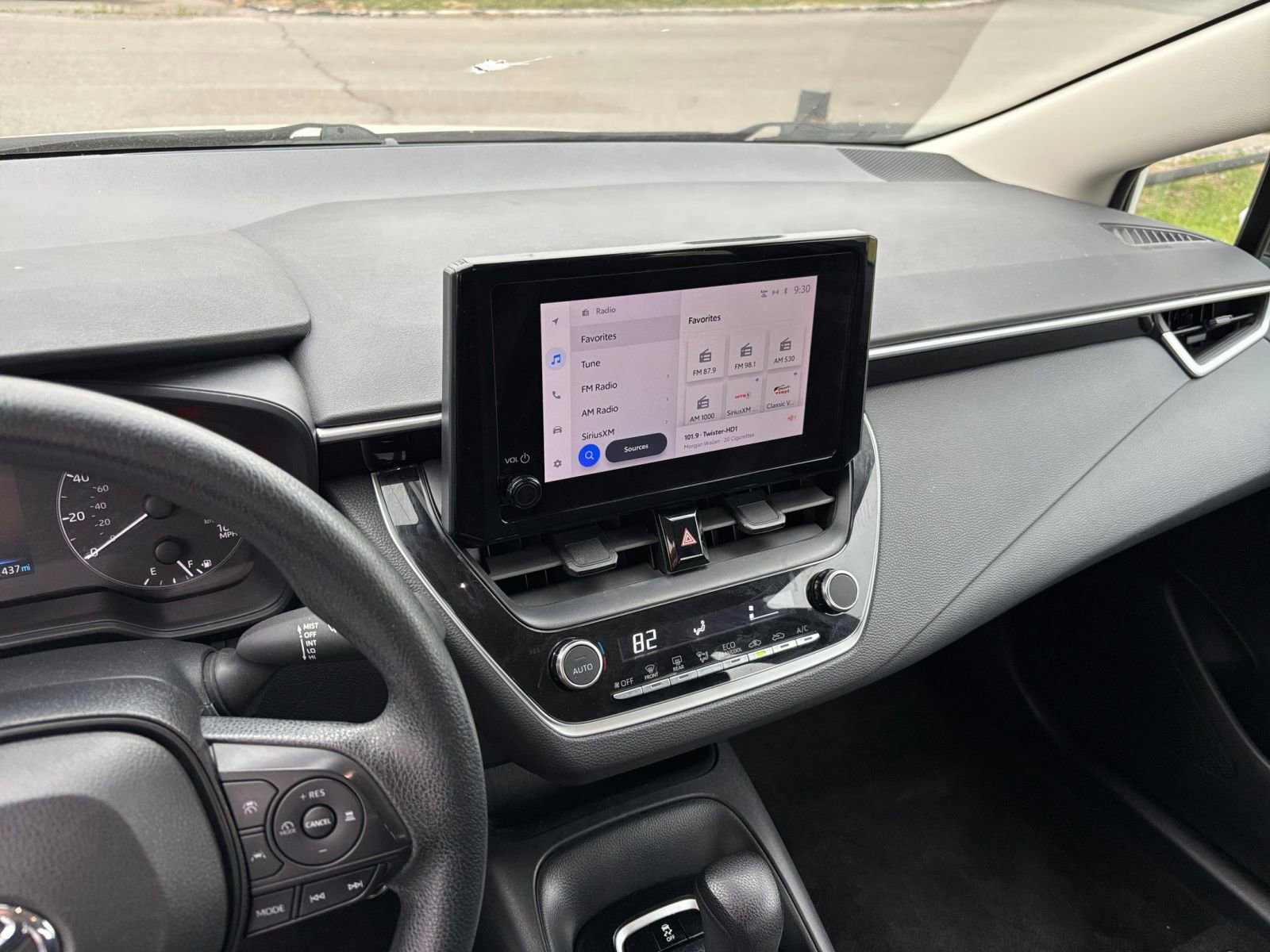 Used 2023 Toyota Corolla LE FWD image 17