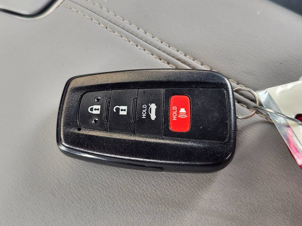 Used 2021 Toyota Avalon Limited w/ Advanced Safety Package AWD/4WD image 28