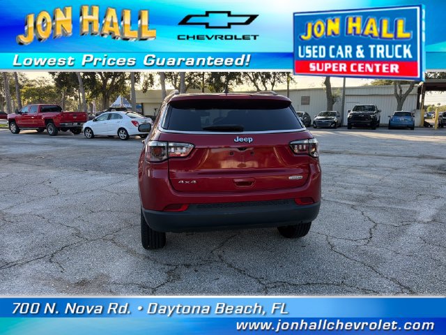 Used 2025 Jeep Compass Latitude AWD/4WD image 8
