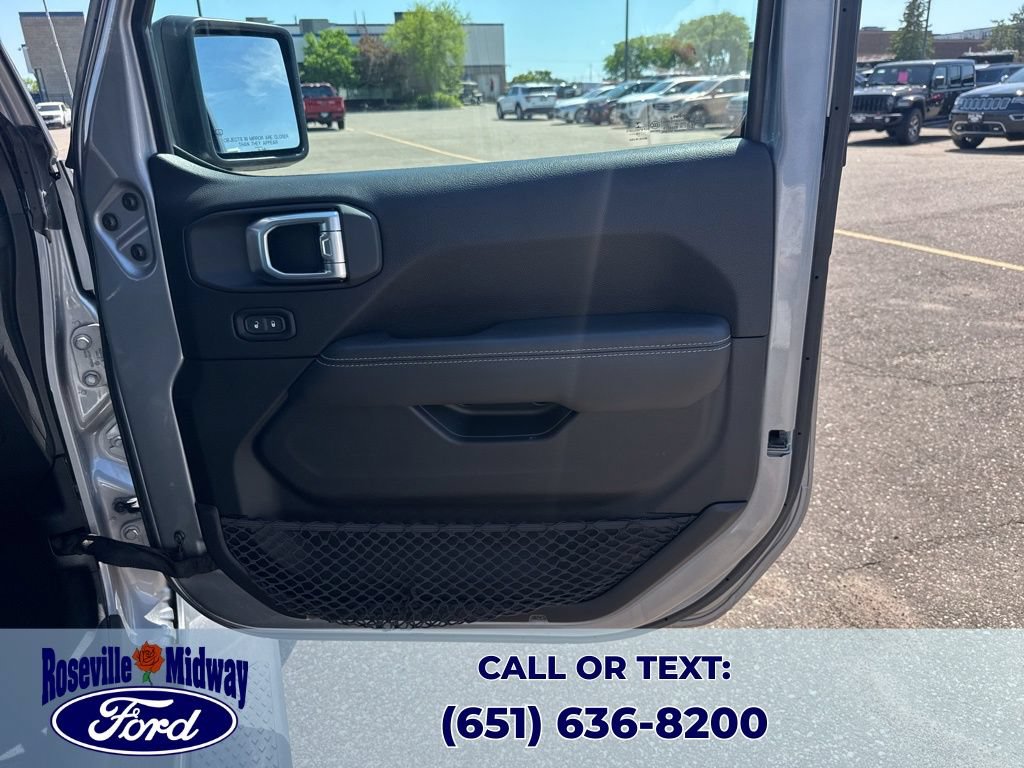 Used 2020 Jeep Gladiator Overland AWD/4WD image 39