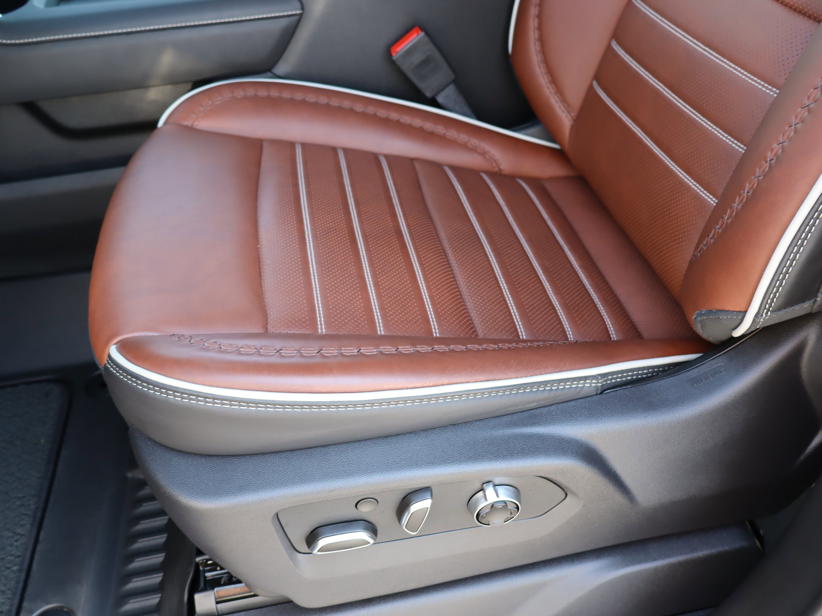 Used 2025 GMC Sierra 2500 Denali Ultimate w/ Max Trailering Package image 22