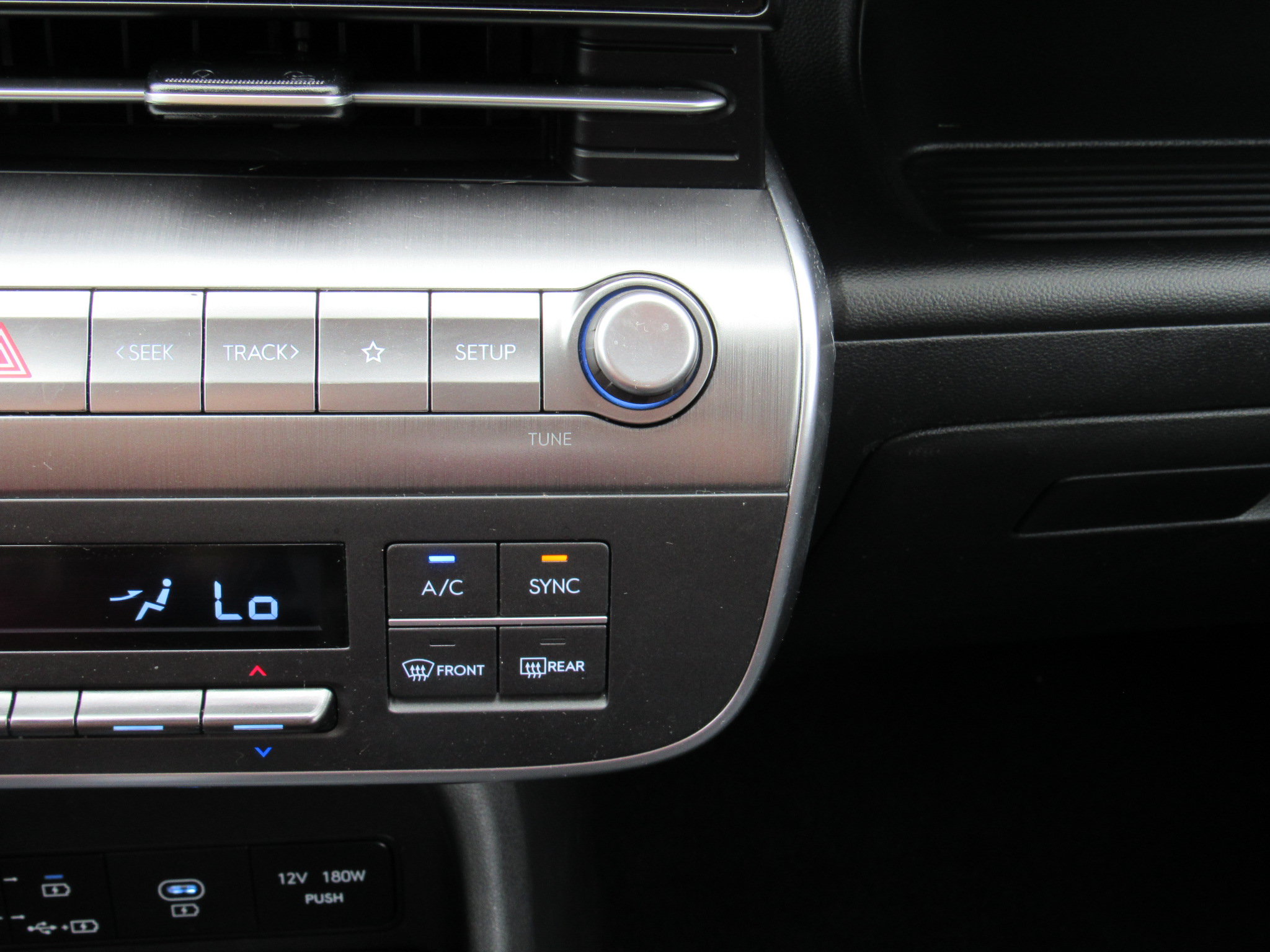 Used 2025 Hyundai Kona SEL AWD/4WD image 25