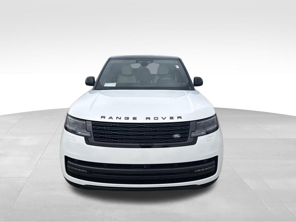 Used 2025 Land Rover Range Rover SE image 4