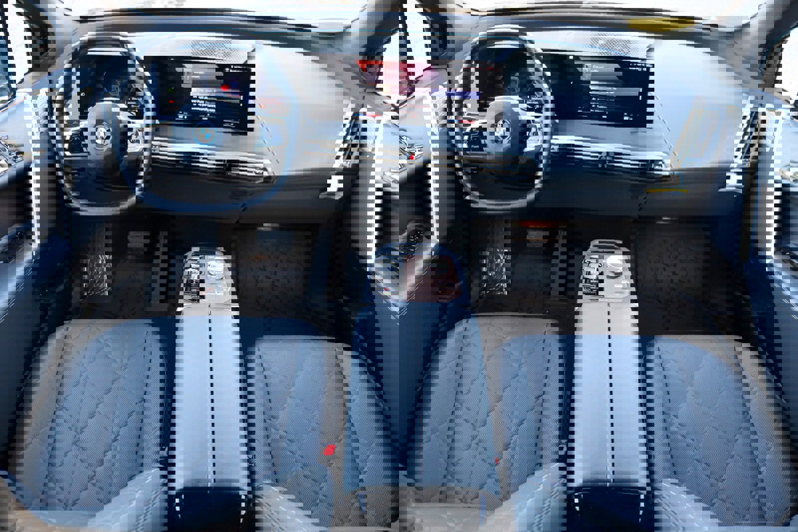 Used 2023 BMW iX M60 w/ Executive Package image 10