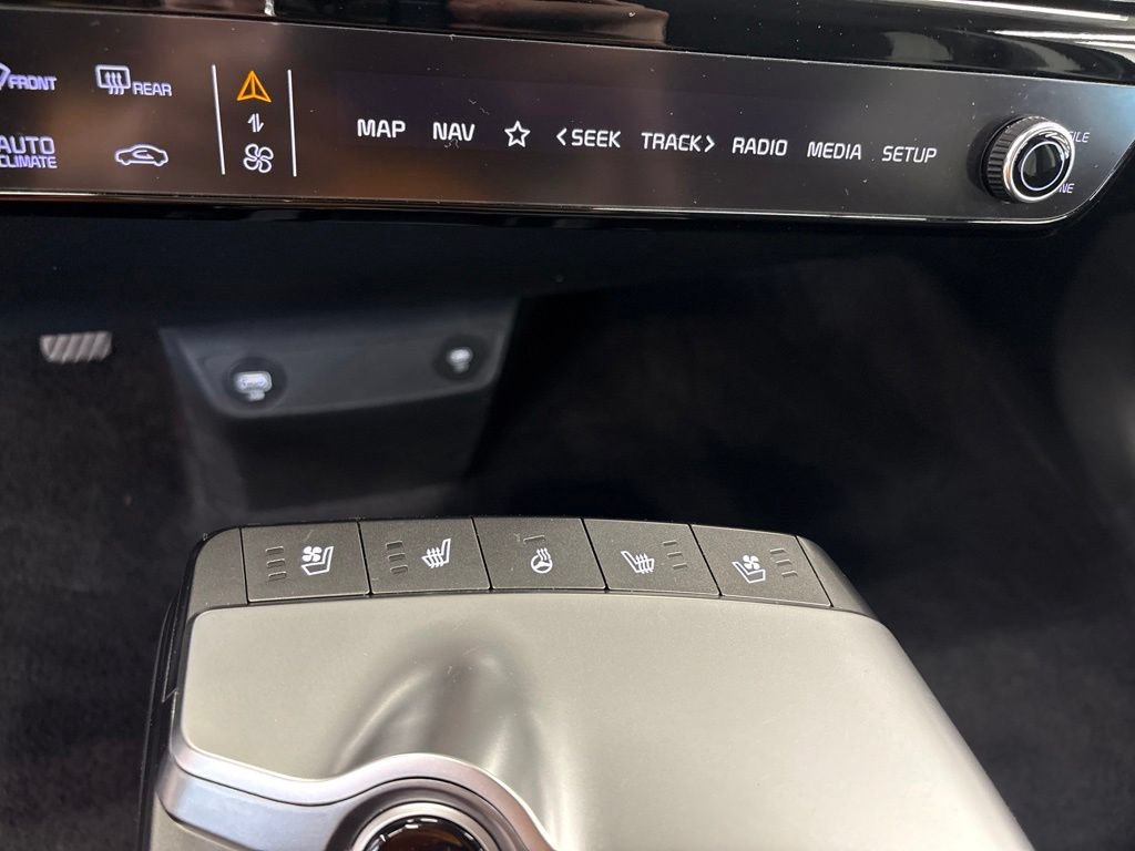 Certified 2024 Kia EV6 Wind AWD/4WD image 11