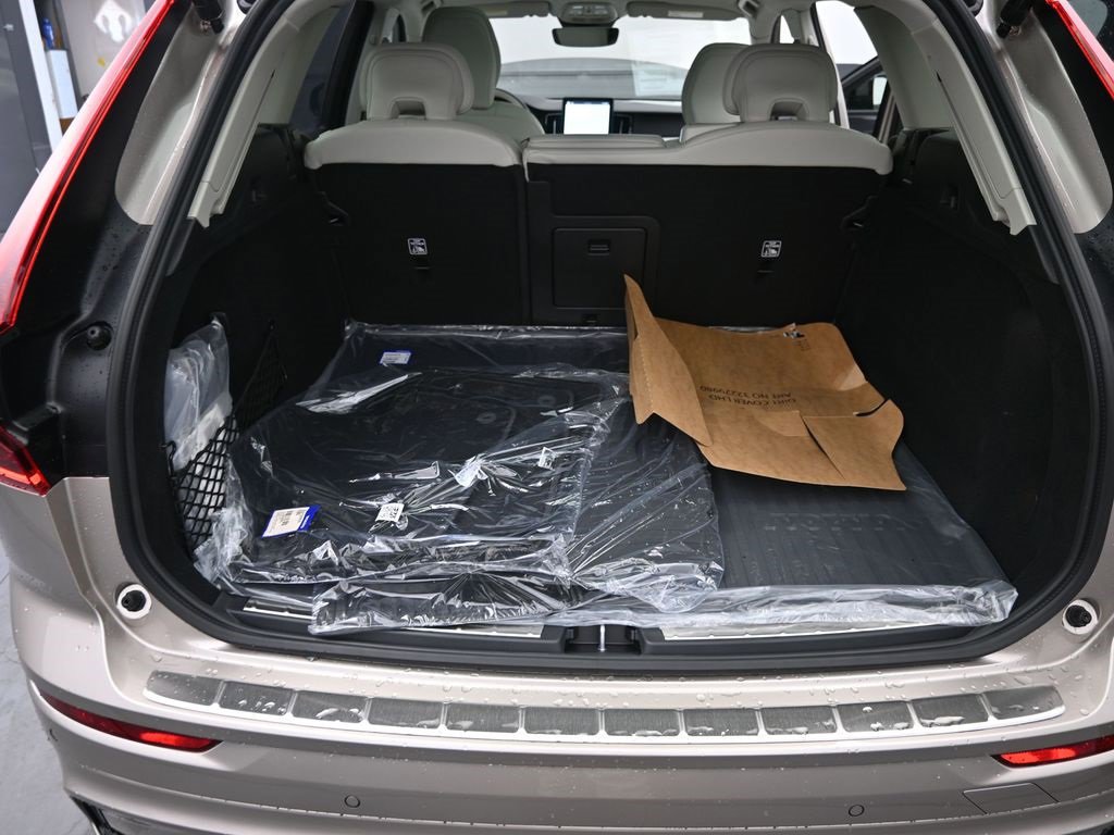 New 2026 Volvo XC60 B5 Ultra w/ Protection Package Premier image 31