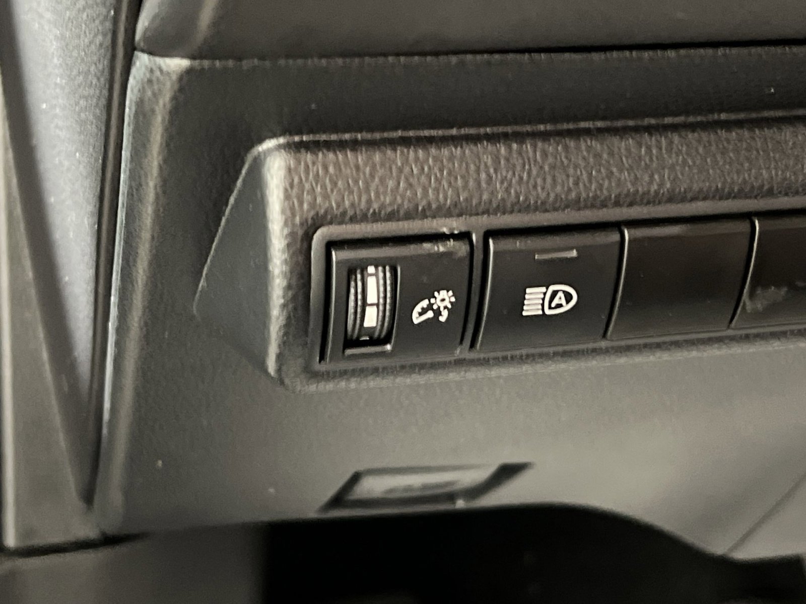 Used 2024 Toyota Corolla Sedan w/ SE Convenience Package image 31