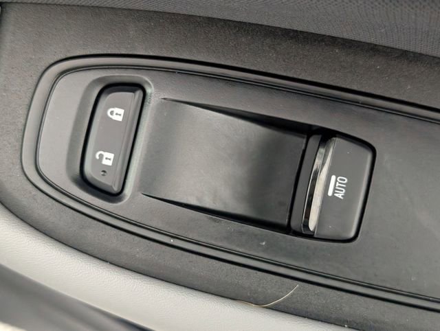 Used 2024 Subaru Outback Premium image 35