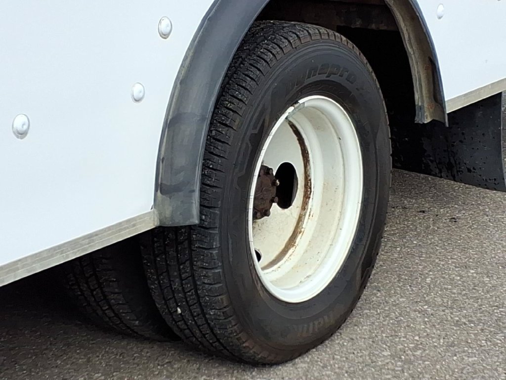 Used 2022 Ford E-450 and Econoline 450 Super Duty w/ Power Windows & Locks Group RWD image 10