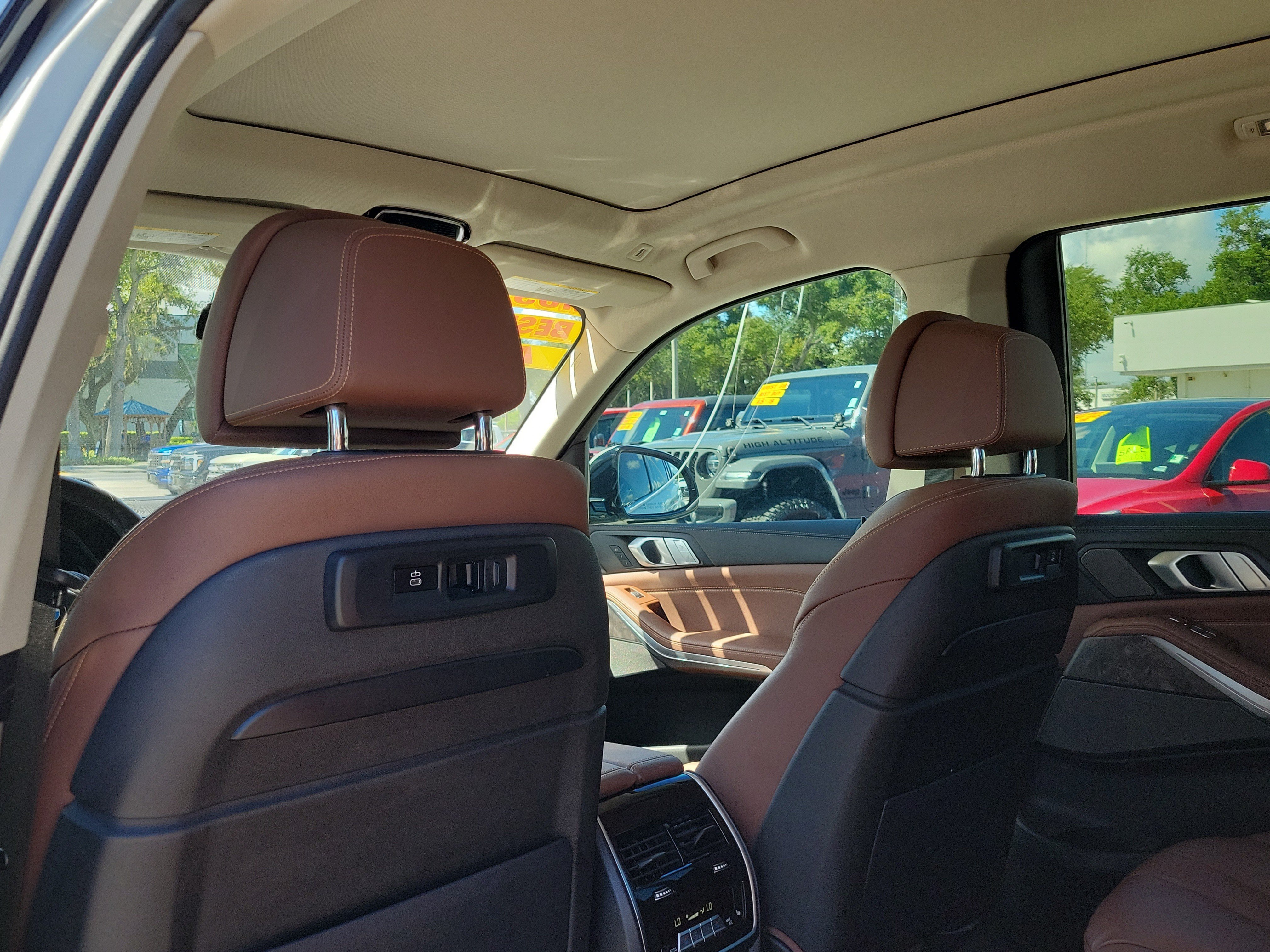 Used 2020 BMW X7 xDrive40i w/ Premium Package AWD/4WD image 15