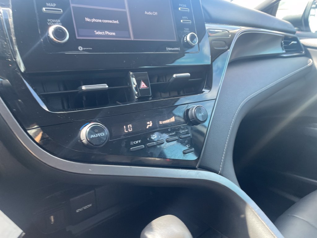 Used 2021 Toyota Camry SE FWD image 18