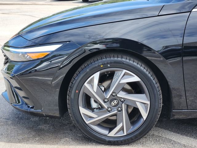 Used 2025 Hyundai Elantra SEL FWD image 7