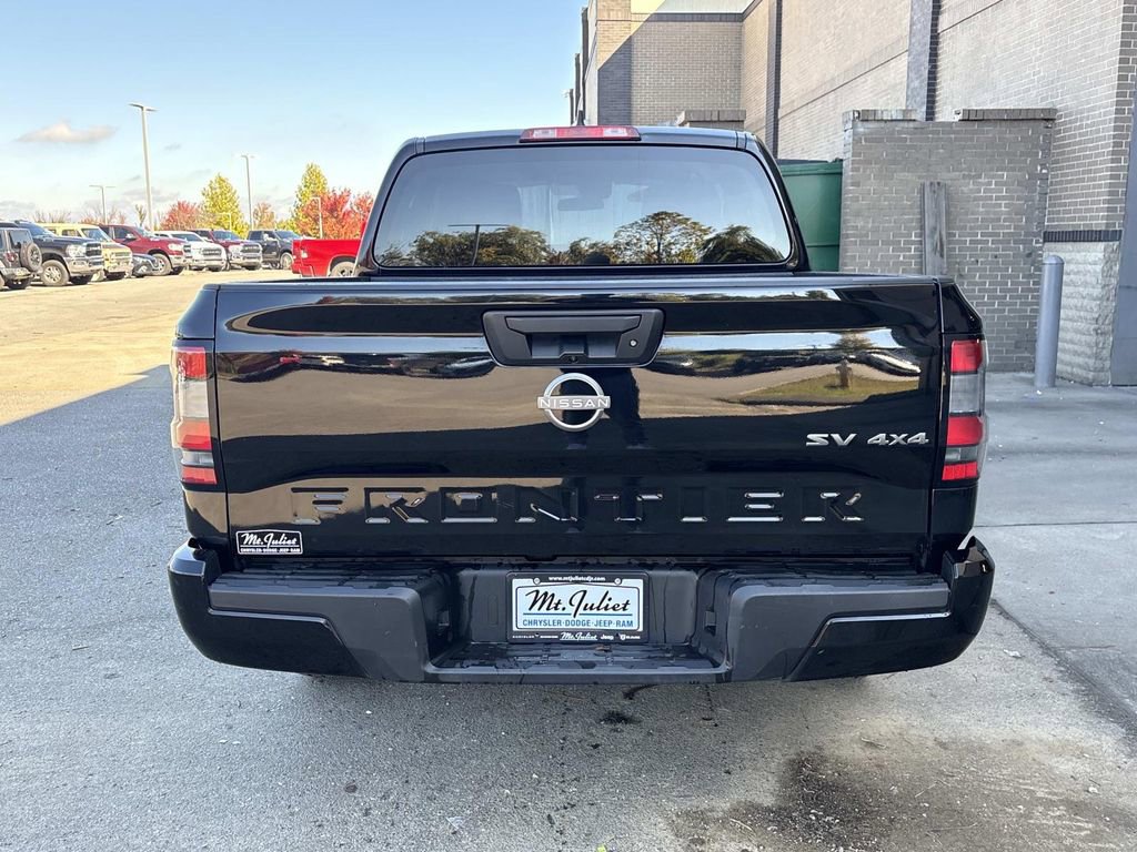 Used 2023 Nissan Frontier SV image 8
