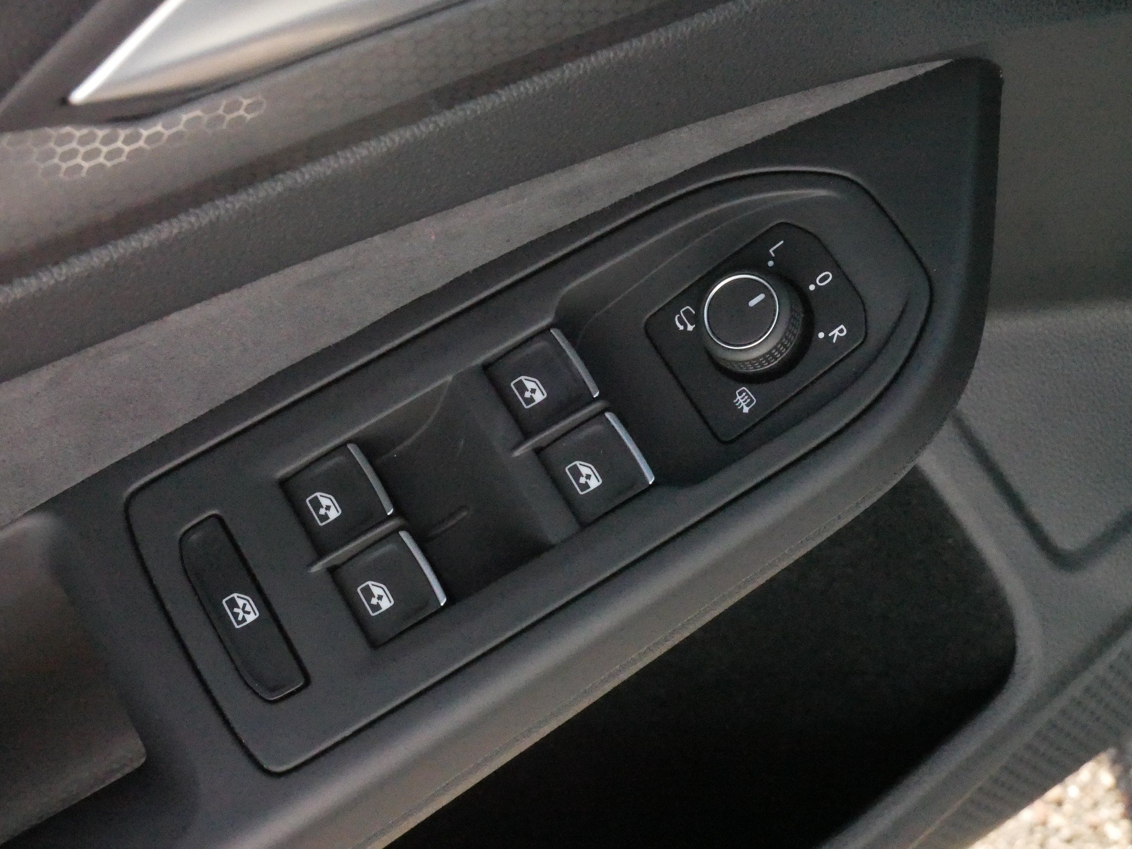 Certified 2024 Volkswagen GTI SE FWD image 15