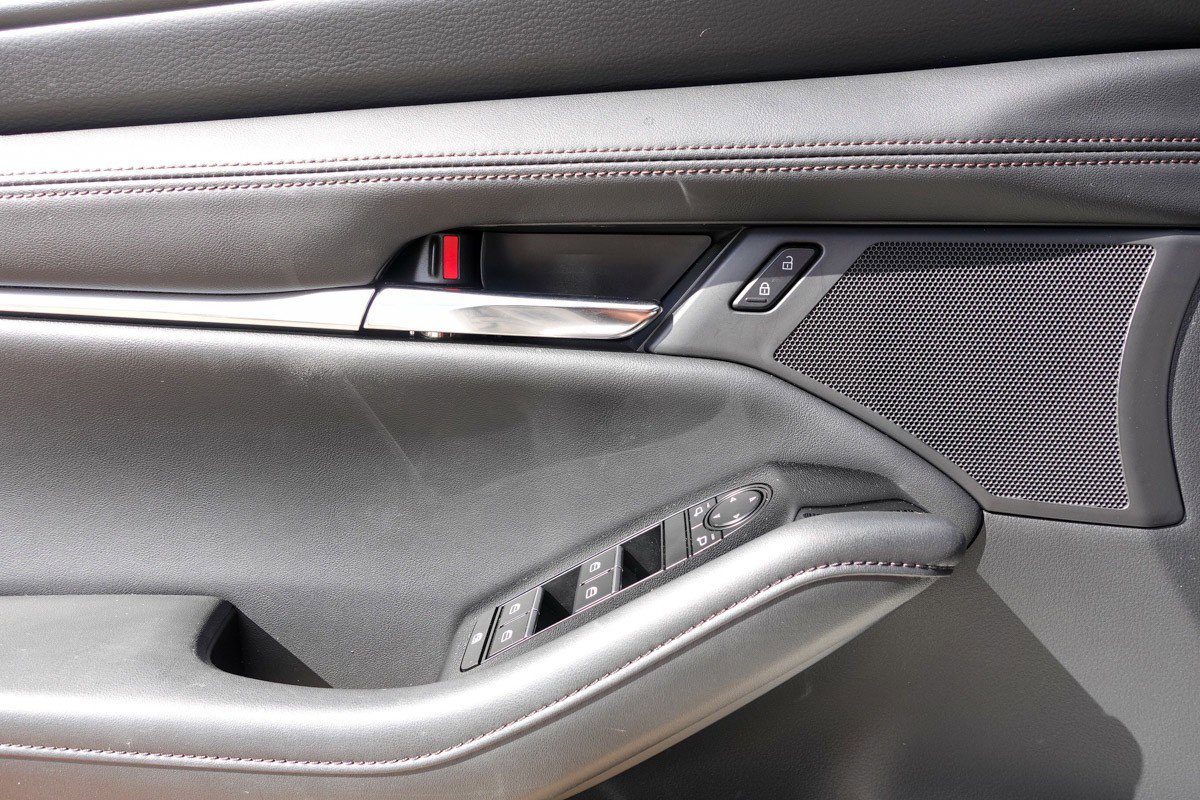 Certified 2025 MAZDA MAZDA3 s image 12