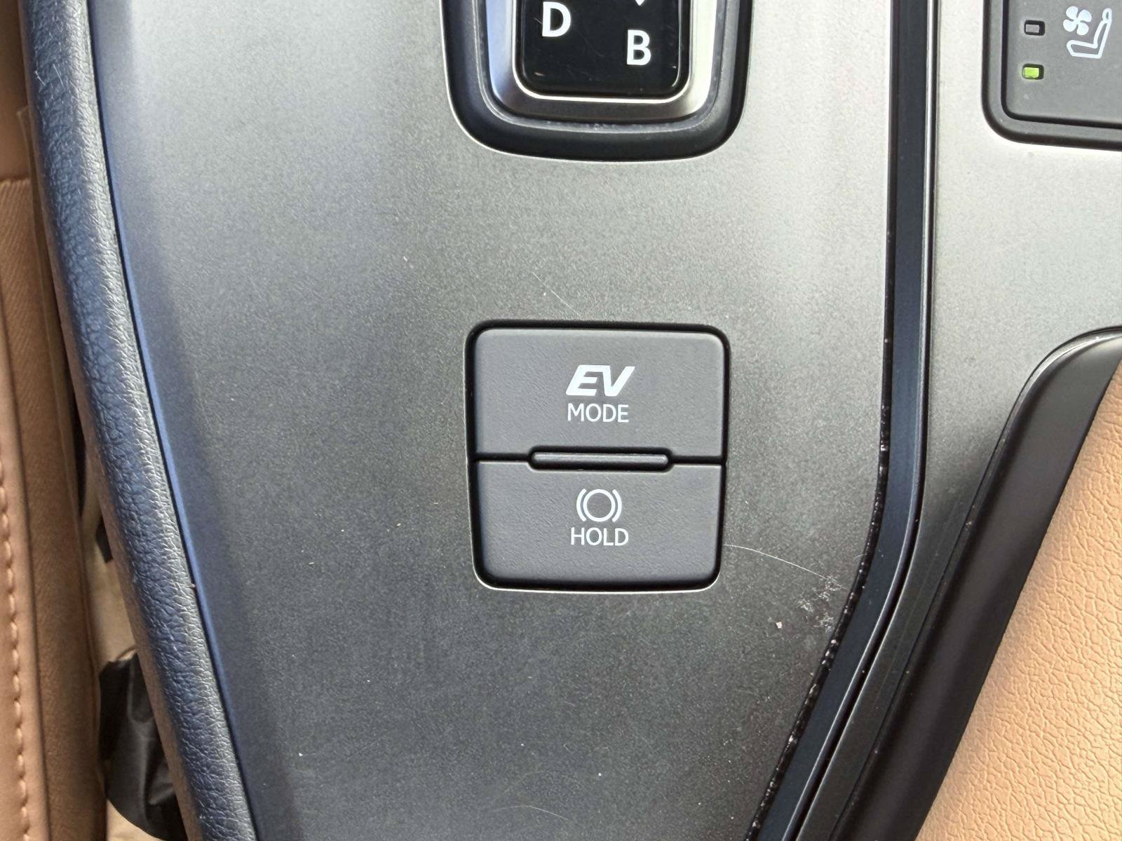 Used 2025 Lexus UX 300h AWD w/ Cold Area Package image 26