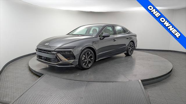 Used 2025 Hyundai Sonata SEL FWD image 2
