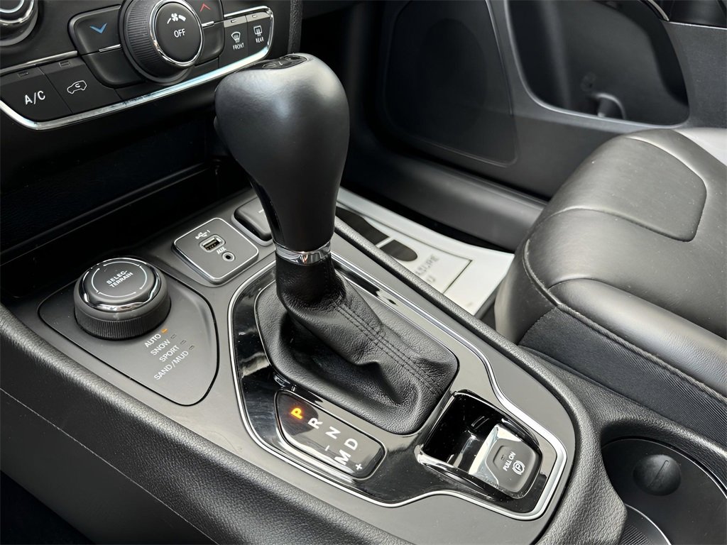 Certified 2021 Jeep Cherokee Latitude Plus image 11