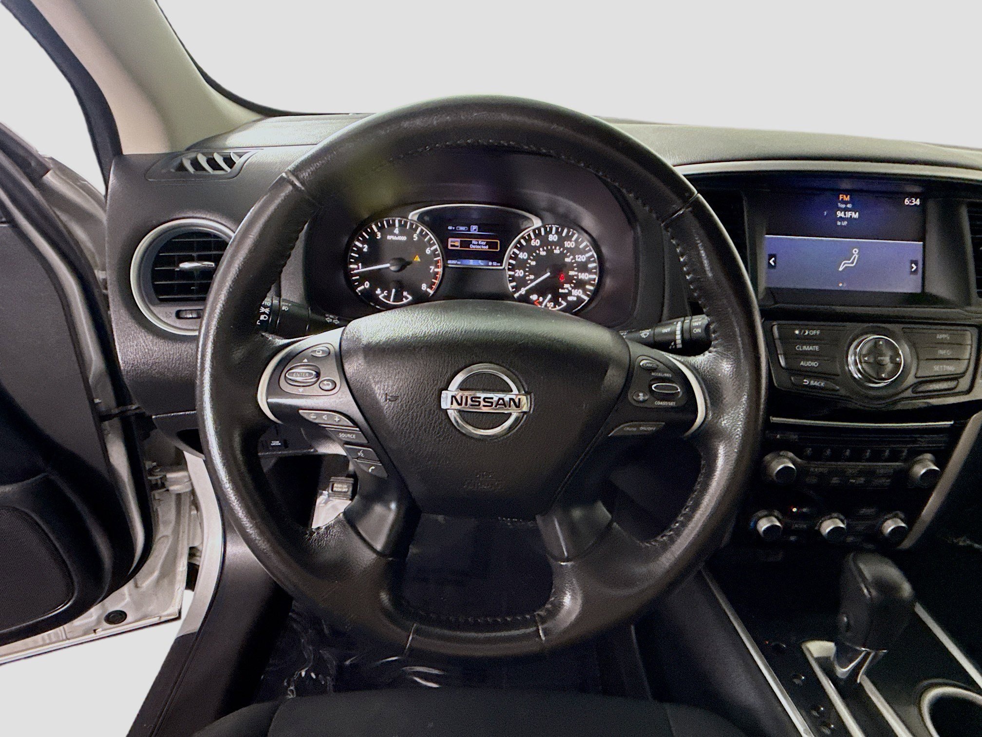 Used 2019 Nissan Pathfinder SV image 13