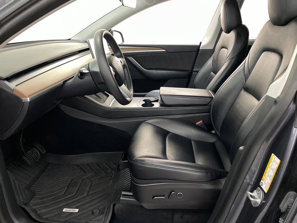 Used 2023 Tesla Model Y Long Range image 8