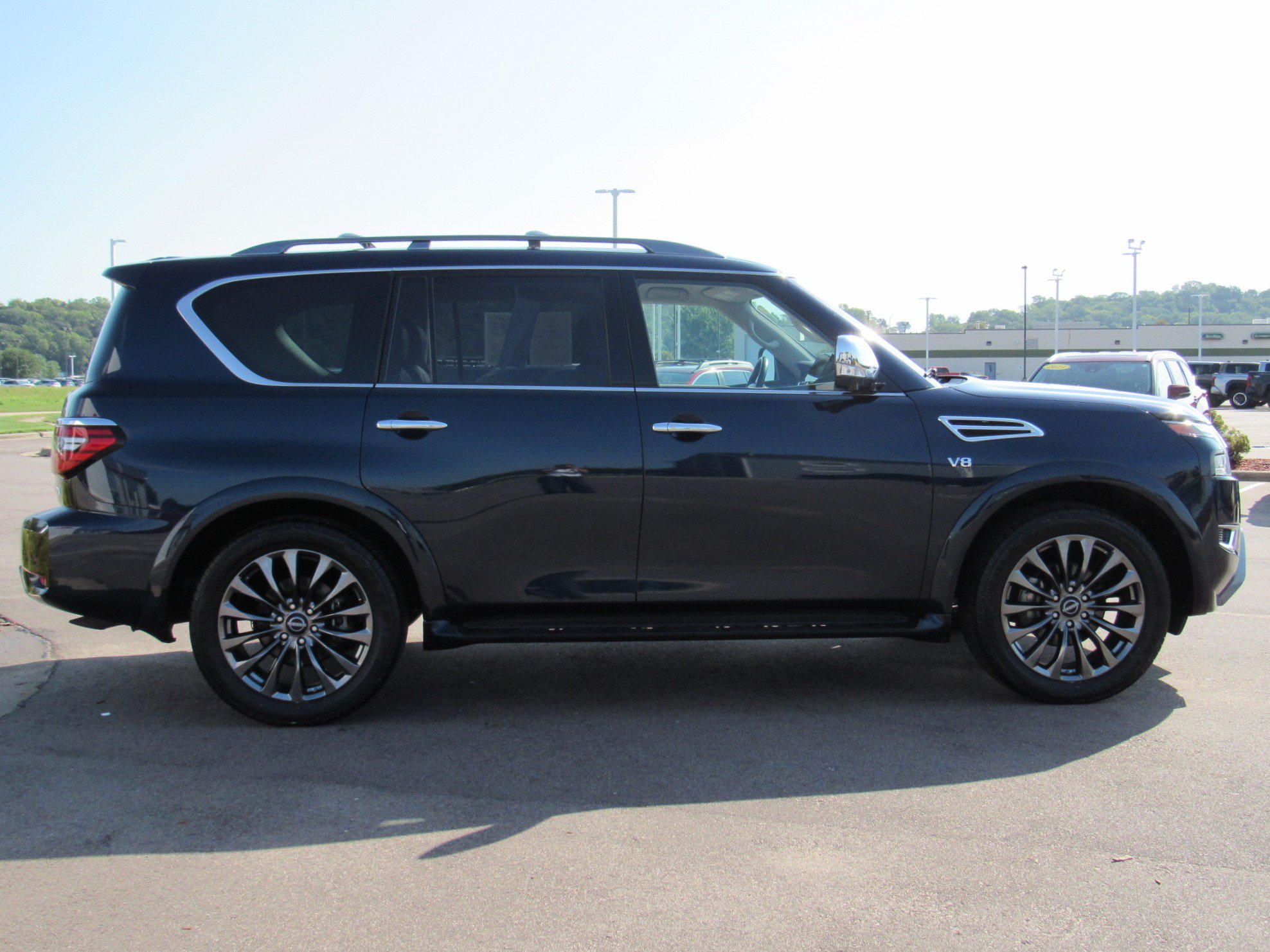 Used 2021 Nissan Armada Platinum w/ Captain's Chairs Package AWD/4WD image 5