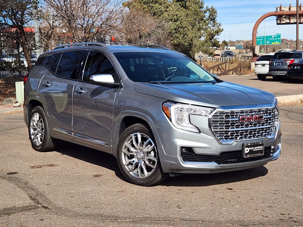 Used 2023 GMC Terrain Denali image 1