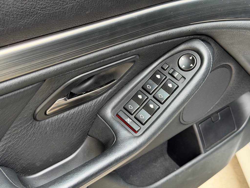 Used 2002 BMW M5 RWD image 30