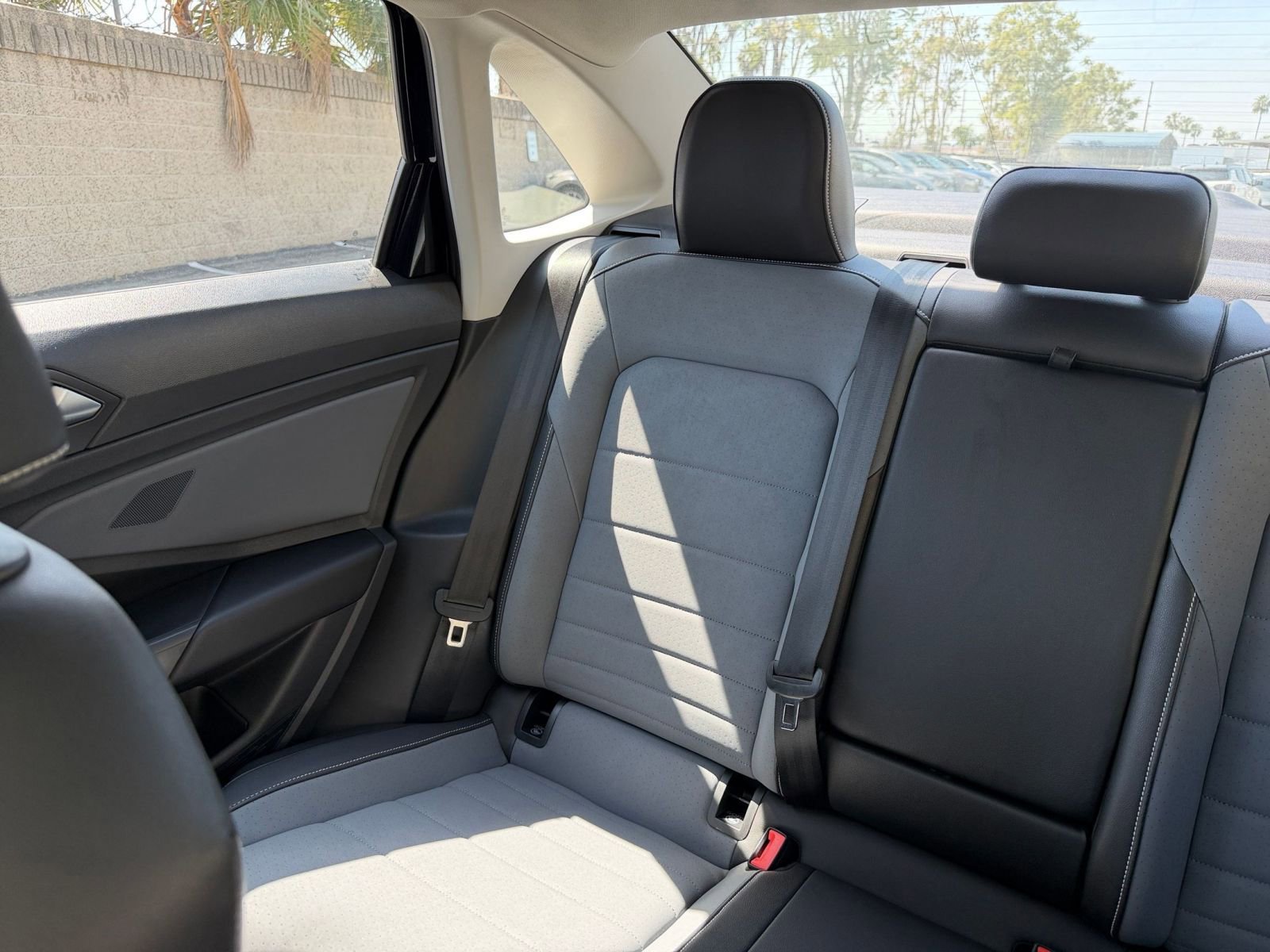Used 2025 Volkswagen Jetta SE image 40