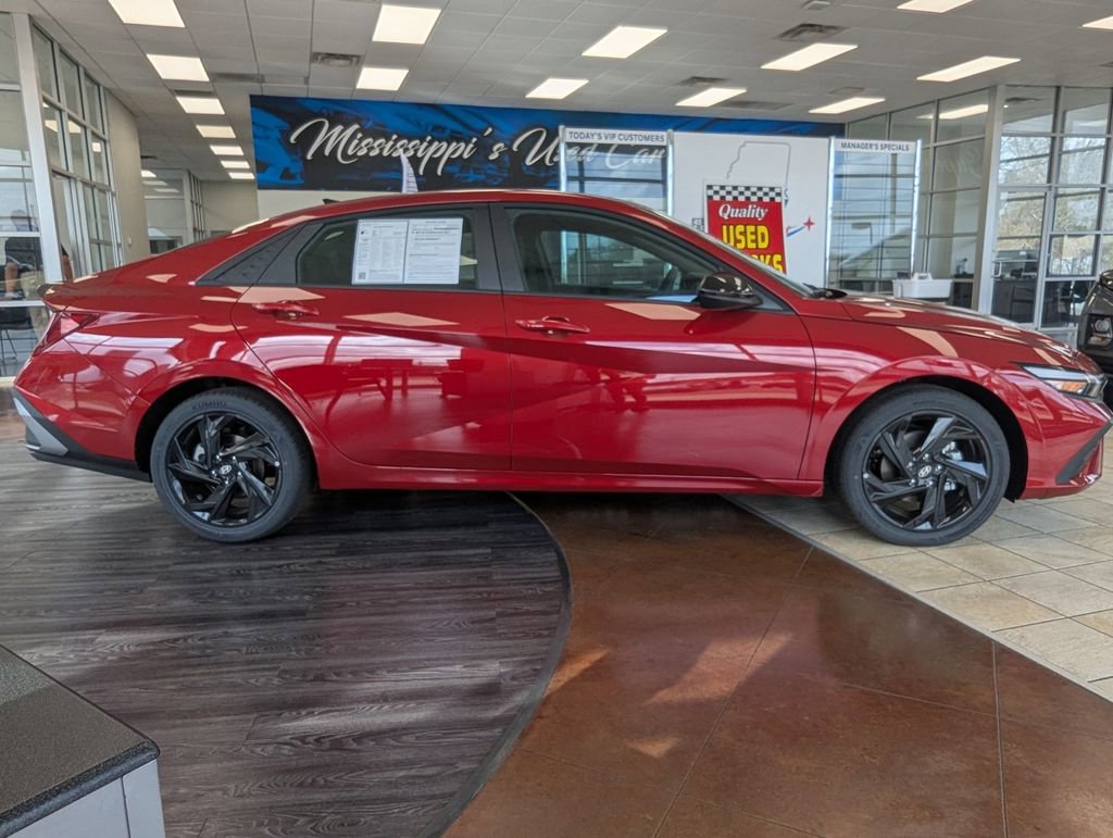 Certified 2026 Hyundai Elantra Sport FWD image 3