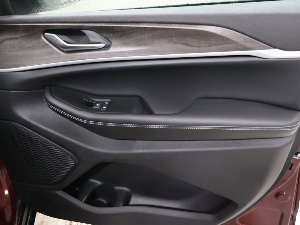 New 2026 Jeep Grand Cherokee Laredo image 19